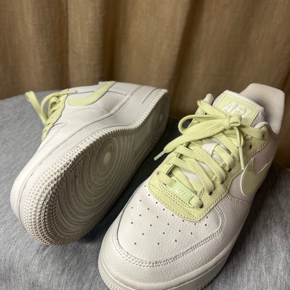 Air forces - Picture 2 of 6